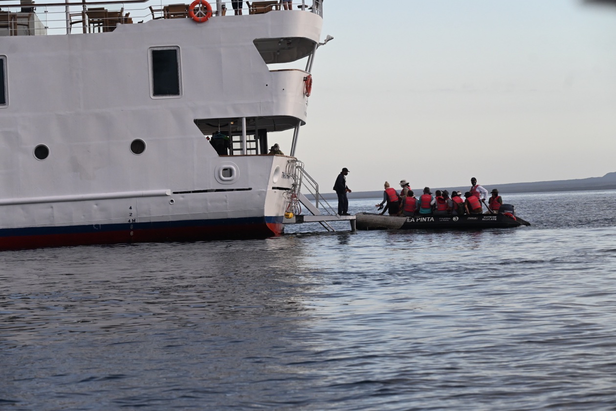Dive boat departure